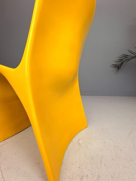 Image 1 of Chaise sculpturale en fibre de verre moulée, Europe, années 1970