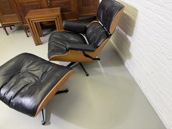Fauteuil et repose-pieds Herman Miller Eames Contura – Chaises & fauteuils, Leather, Metal, Modern (photo 6 of 11)
