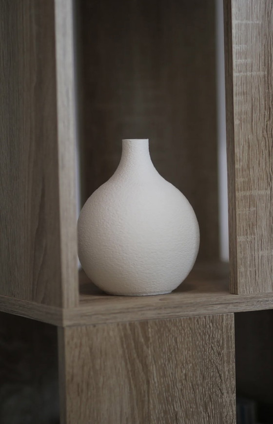 Image 1 of FORMA – Minimalist Structure Design Vase in White