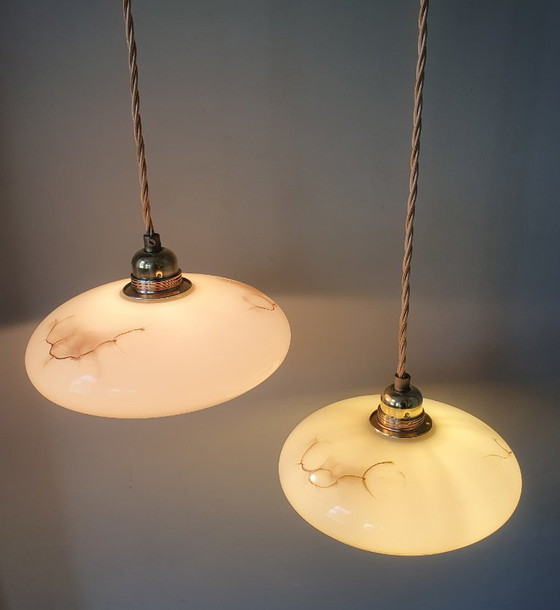 Set di 2 Lampade a Sospensione Vintage in Opalina Marmorizzata – Metal (photo 18 of 22)