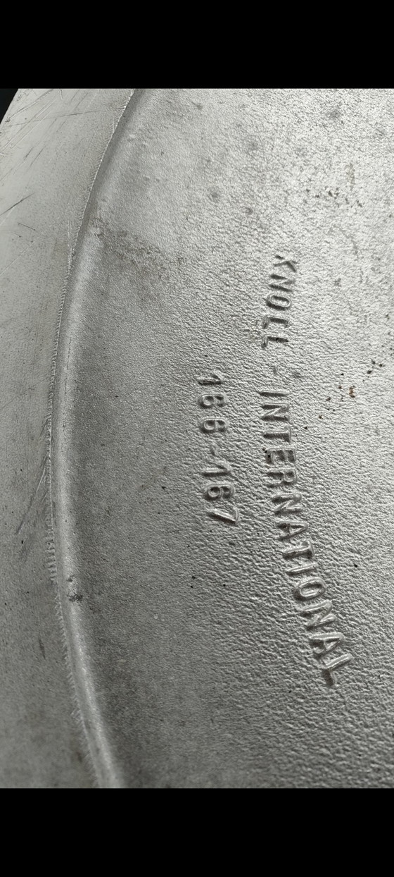 Image 1 of 1x Knoll International Eero Saarinen Couchtisch