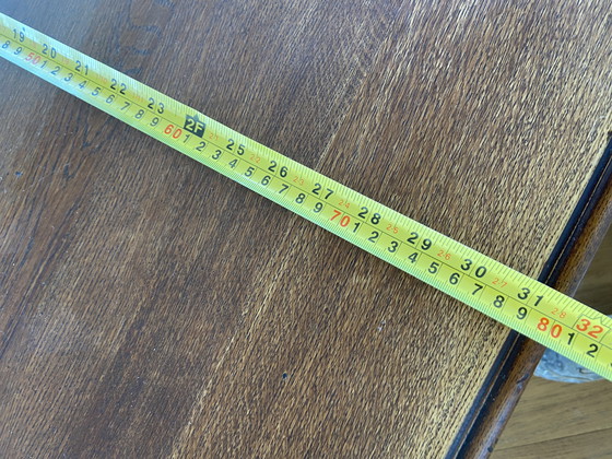 Image 1 of Mesa de castillo antigua con 6 sillas y asiento de mimbre.