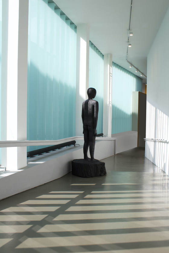 Image 1 of Grande figura in frassino scolpita IV