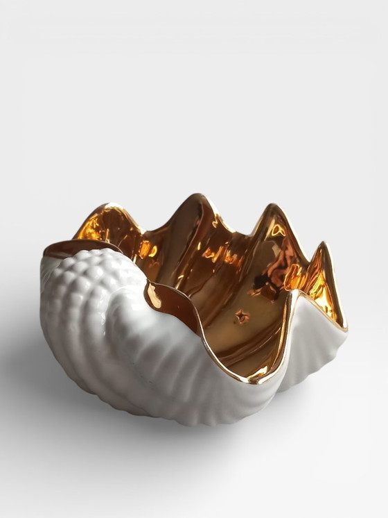 Image 1 of Vintage 1960s porseleinen schelpschaal met goudluster - Hollywood Regency stijl