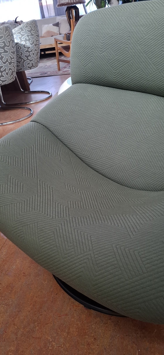 Image 1 of Artifort f518 