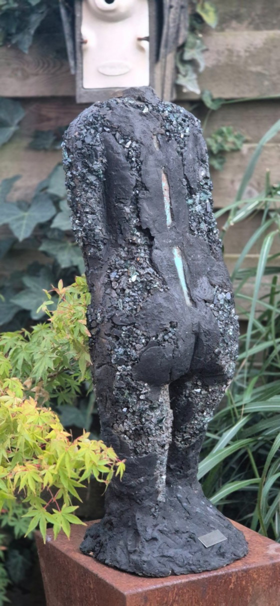 Shattered - sculpture of glass, cement and copper (photo 9 of 10)