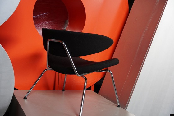 Image 1 of Sillones de director Mitab, negros, tapizados en tela y cromados.