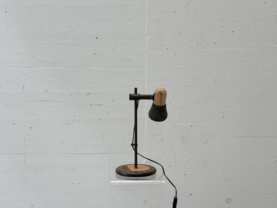 Image 1 of Lampe de table composée d'éléments en métal et en bois, années 1970