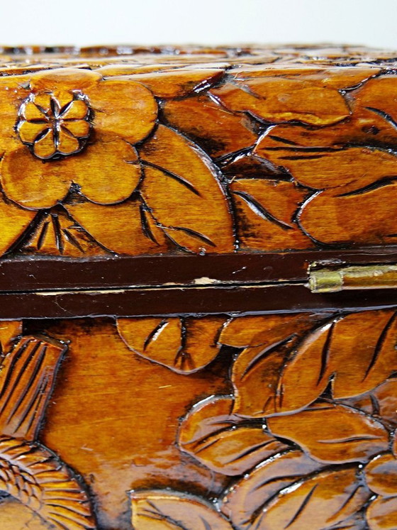 Image 1 of Vintage Aziatische handgesneden houten doos uit de jaren 70-80.