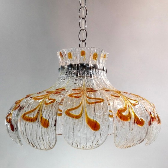 Image 1 of Carlo Nason Murano handgeblazen kunstglas bloemvormige vier-lichts XL kroonluchter, Italië 1970.