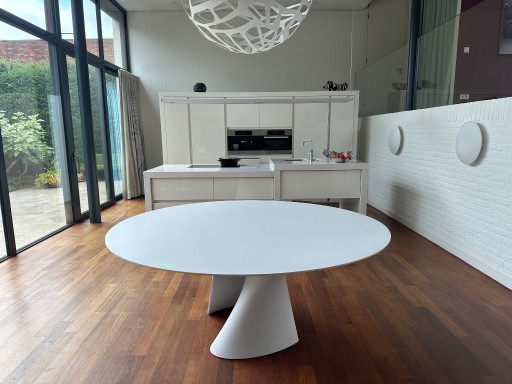 MDF Italia S Table, Poot En Tafelblad Van Cristalplant