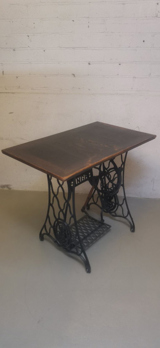 Table d'appoint Singer