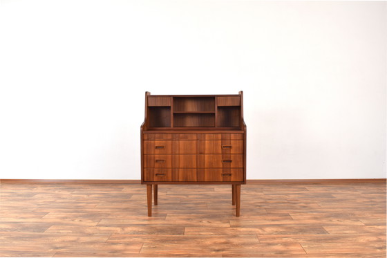 Image 1 of Mid Century Deense notenhouten secretaire, 1960S.