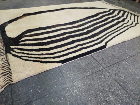 Image 1 of Moroccan artisan rug 250cmx150cm 