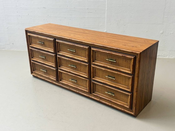 Image 1 of Credenza vintage con frontali in rattan e maniglie in ottone, Italia anni '70