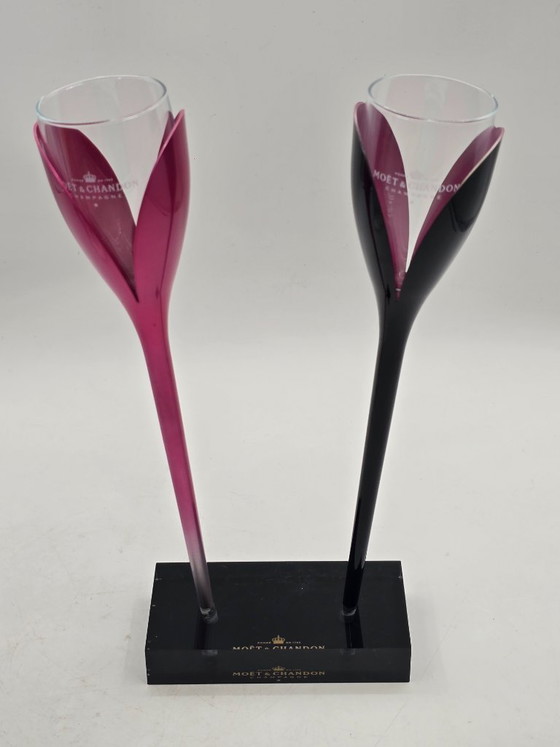 Image 1 of Champagne flutes in houders Moët & Chandon