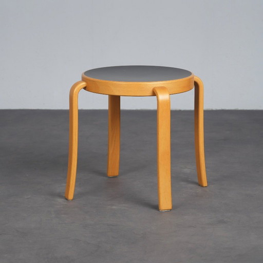 Magnus Olesen 8000 serie lage kruk, Denemarken, jaren 80 – krukjes, Wood