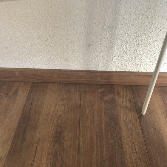 Image 1 of Mesa de centro con diseño de marco tubular