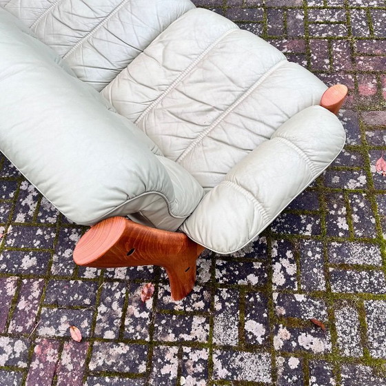 Image 1 of Canapé en cuir et teck d'Ekornes Norway, années 1980