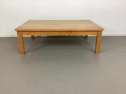 Siebziger Jahre Vintage skandinavischer Kiefernholz-Latten-Couchtisch