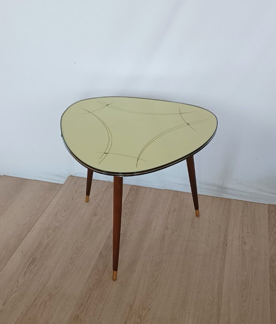 Image 1 of Grande table d'appoint des années 1950
