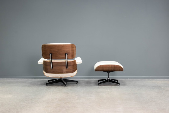 Image 1 of Sillón Eames + otomana