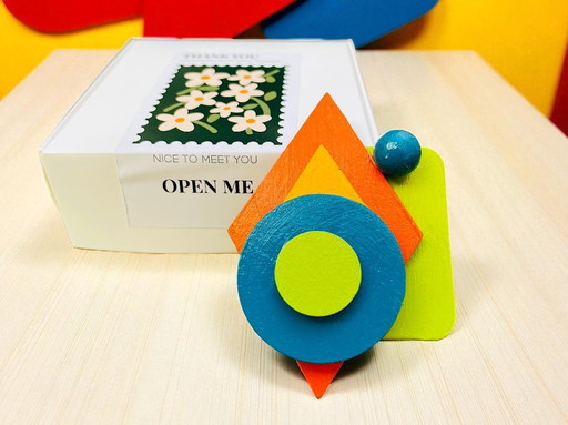 Broche en bois géométrique abstraite Art Déco faite à la main