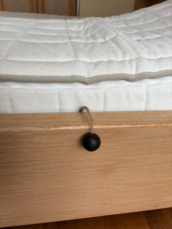 Image 1 of Bed 2 x 90 x 200 met achterwand, 