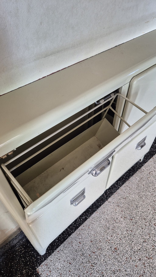 Placard/armoire à chaussures rétro