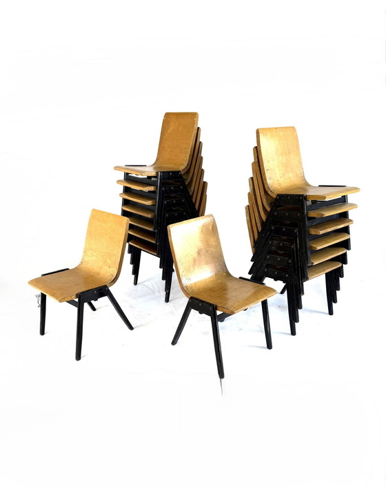 Image 1 of Lot de 15 chaises empilables en contreplaqué, Ronald Rainer '50