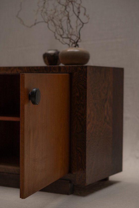 Image 1 of Dressoir uit het begin van de 20e eeuw in de stijl van De Coene