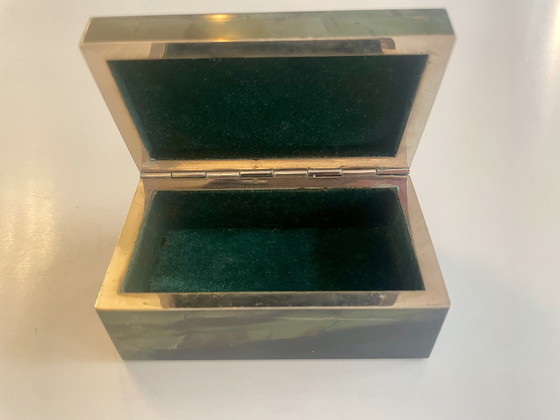 Image 1 of Scatola verde aus Jaspis mit Samtfutter