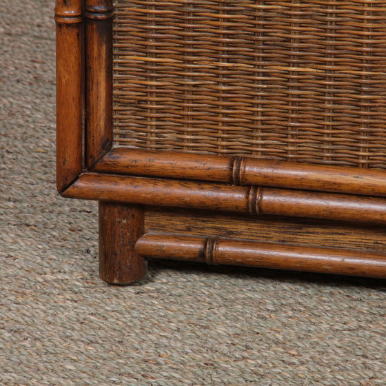 Image 1 of Paar rotan en messing nachttafels, 1960