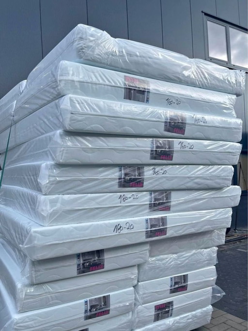 Nieuw matras van 160x200