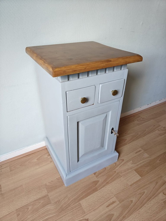 Meuble vintage gris béton – Table de chevet / Meuble d'appoint – Tables de nuit, Wood (photo 3 of 6)