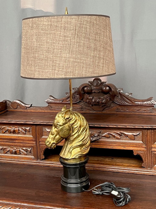 Table lamp made of solid bronze on a marble base. – Maison Jansen, tafellampen (photo 2 of 9)