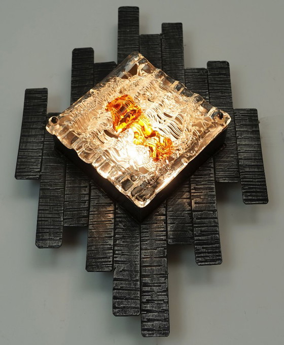 Applique da parete in ferro battuto e vetro in stile brutalista di metà secolo, anni '60/'70. – Iron, Glass (photo 5 of 12)