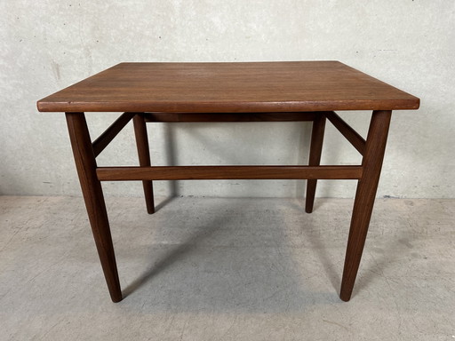 Vintage Bijzettafel - Teak - O.M.F.