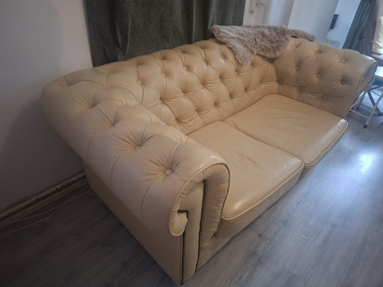 Chesterfield-Stil – Sofas, Leder, Metall (photo 7 of 7)