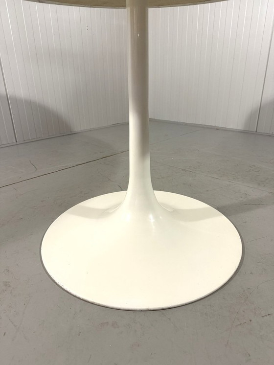 Image 1 of Round marble dining table with tulip-shaped base 1960s