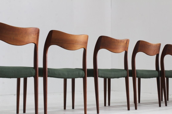 Image 1 of 6 chaises de salle à manger vintage Niels Moller modèle 71