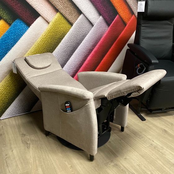 Image 1 of Fitform 580 ELEVO - 3 motores - función de pie