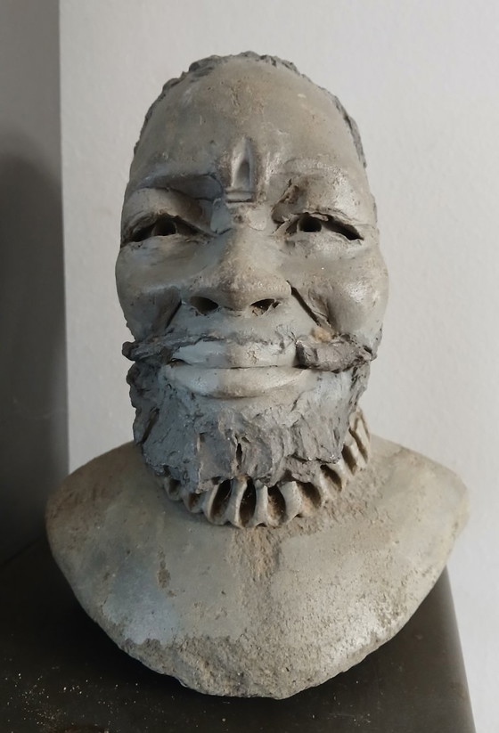 Image 1 of Escultura busto de arcilla
