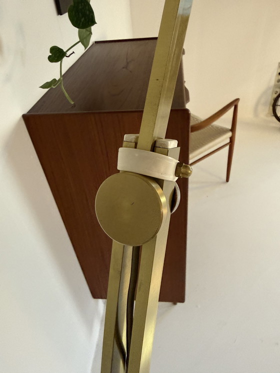 Image 1 of Lampada ad arco in ottone vintage, Harvey Guzzini anni '80