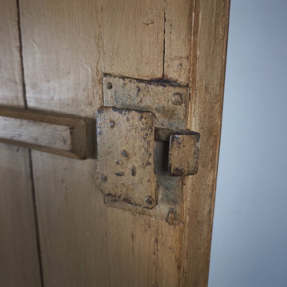 Image 1 of 18th-century Dutch Witwerk cabinet with original key and imitation Delft Blue decoration