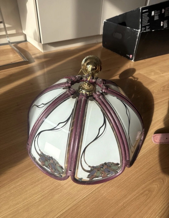 Vintage hanglamp van rotan en mat glas • Tiffany-stijl / Boho chic jaren 70 – Plafondlampen (photo 3 of 5)