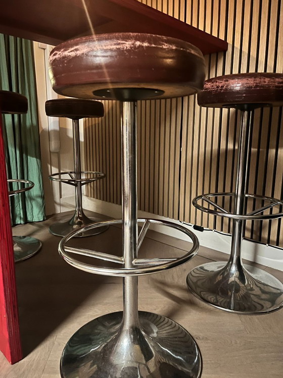 Image 1 of Bar con 4 sgabelli da bar vintage