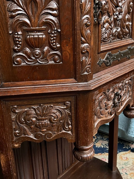 Renaissance style cabinet. – Sideboard cabinet (photo 4 of 8)
