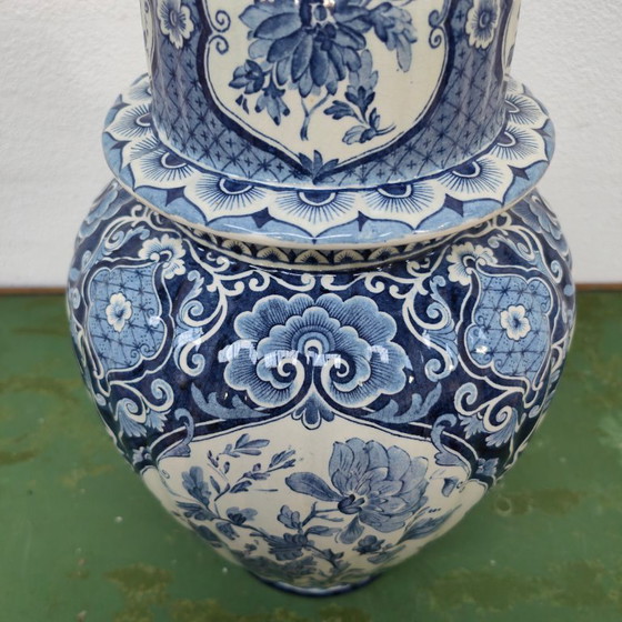 Image 1 of Vaso con coperchio vintage Royal Sphinx Maastricht in porcellana