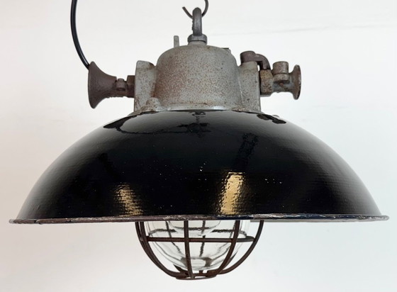 Image 1 of Industriële kooilamp van zwart emaille en gietijzer, jaren 60